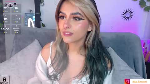 Snapshot of blue_kittenn chatting on February 4, 2026, 6:41 am blue_kittenn online show from February 4, 2026, 6:41 am