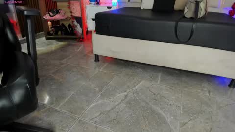 blue_tay1 online show from February 18, 2026, 12:12 pm