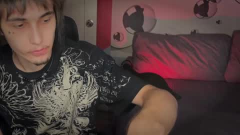 Snapshot of blue_w0rld chatting on October 13, 2025, 12:38 pm SONNYVAN online show from October 13, 2025, 12:38 pm