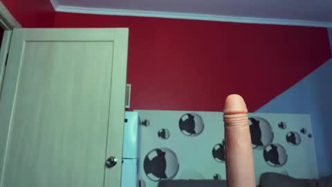 Snapshot of blue_w0rld chatting on October 18, 2025, 4:48 am SONNYVAN online show from October 18, 2025, 4:48 am