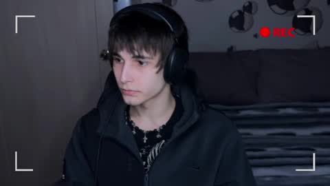 Snapshot of blue_w0rld chatting on October 29, 2025, 2:19 pm SONNYVAN online show from October 29, 2025, 2:19 pm