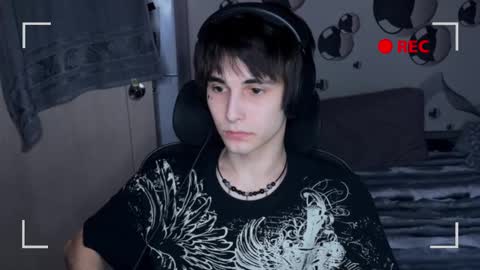 Snapshot of blue_w0rld chatting on November 5, 2025, 2:44 am SONNYVAN online show from November 5, 2025, 2:44 am