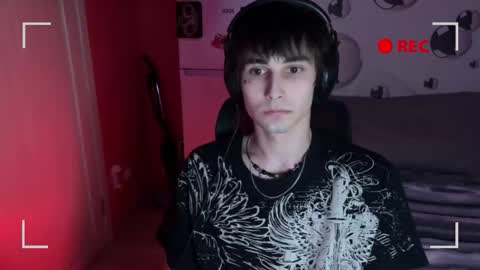 Snapshot of blue_w0rld chatting on November 5, 2025, 6:52 pm SONNYVAN online show from November 5, 2025, 6:52 pm