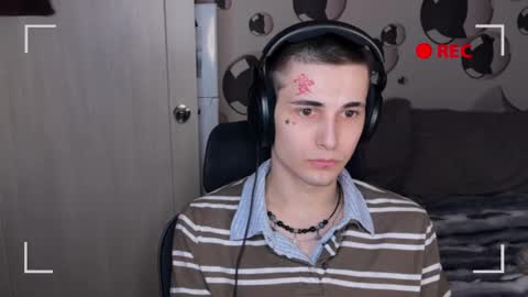 Snapshot of blue_w0rld chatting on November 11, 2025, 7:58 pm SONNYVAN online show from November 11, 2025, 7:58 pm