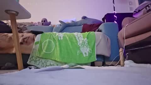 Snapshot of bluealpakka chatting on December 21, 2025, 4:03 pm bluealpakka online show from December 21, 2025, 4:03 pm