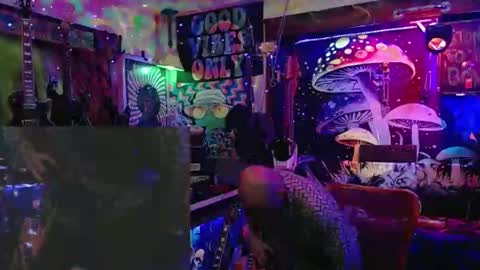 bluebandekim online show from January 11, 2025, 7:17 am