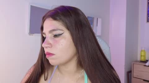 Snapshot of bluee_hazell chatting on May 11, 2026, 11:49 am online show from May 11, 2026, 11:49 am
