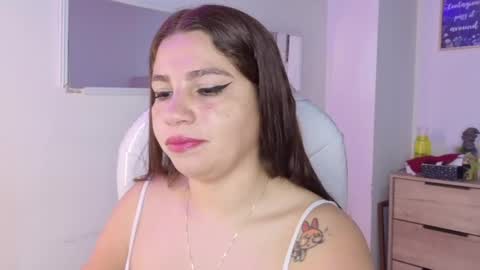 Snapshot of bluee_hazell chatting on June 3, 2026, 11:57 am online show from June 3, 2026, 11:57 am