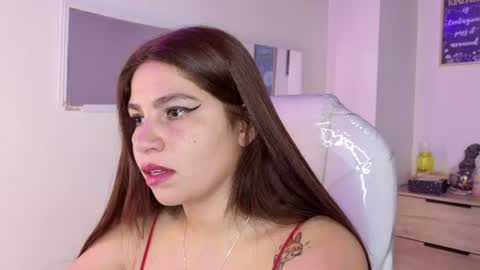 Snapshot of bluee_hazell chatting on June 17, 2026, 11:56 am online show from June 17, 2026, 11:56 am