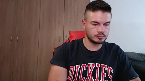 blueeyeboy0 online show from January 8, 2025, 12:37 pm