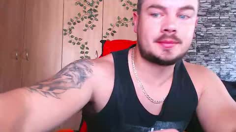 blueeyeboy0 online show from September 26, 2025, 6:50 am