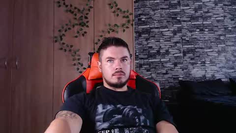 blueeyeboy0 online show from May 4, 2026, 8:32 am