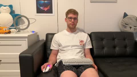 blueeyedtallguy online show from December 17, 2024, 8:34 am