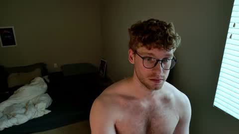Snapshot of blueeyedtallguy chatting on July 24, 2026, 1:58 am blueeyedtallguy online show from July 24, 2026, 1:58 am