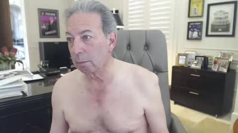 Snapshot of blueisles chatting on February 2, 2025, 5:04 pm blueisles online show from February 2, 2025, 5:04 pm