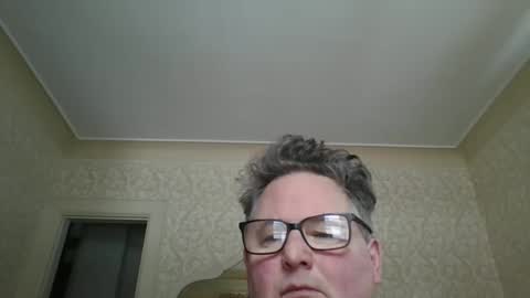 bluemoose70 online show from December 6, 2024, 4:17 pm