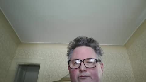 bluemoose70 online show from February 5, 2025, 5:09 pm