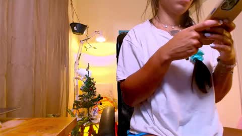 FLORAA online show from December 20, 2025, 11:39 am