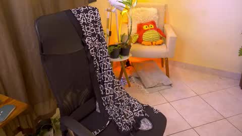 FLORAA online show from March 7, 2026, 3:20 pm