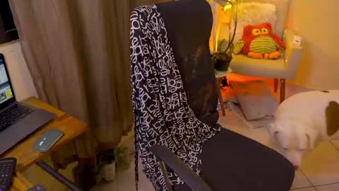 FLORAA online show from March 8, 2026, 8:18 am