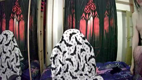 Snapshot of bluerose98 chatting on December 20, 2024, 9:28 pm Bluerose online show from December 20, 2024, 9:28 pm