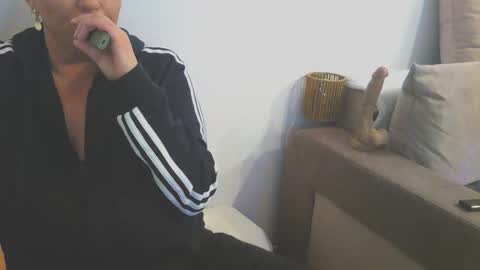 Snapshot of blueskysierra chatting on December 14, 2025, 1:27 pm Sierra online show from December 14, 2025, 1:27 pm