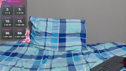 Snapshot of blueviolette chatting on December 12, 2024, 4:53 pm Violette 3 online show from December 12, 2024, 4:53 pm