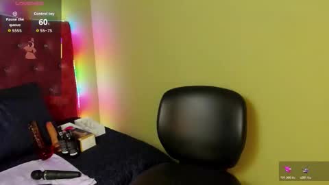 Snapshot of blueviolette chatting on October 18, 2025, 8:09 pm Violette 3 online show from October 18, 2025, 8:09 pm