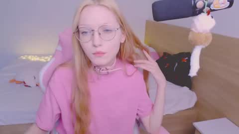 Snapshot of blush_alert chatting on June 15, 2026, 9:00 am Diana online show from June 15, 2026, 9:00 am