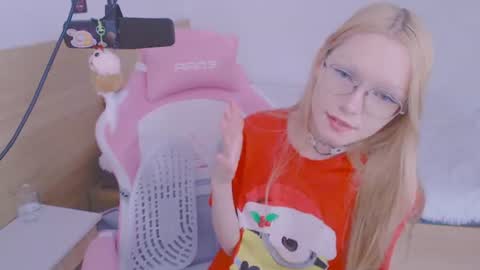 Snapshot of blush_alert chatting on June 28, 2026, 9:37 am Diana online show from June 28, 2026, 9:37 am