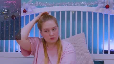 Snapshot of blush_ellie chatting on January 4, 2025, 6:30 pm Ellie3 online show from January 4, 2025, 6:30 pm