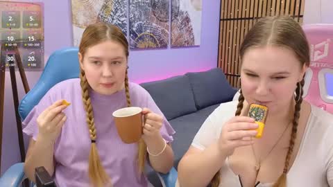 Snapshot of blush_ellie chatting on January 28, 2025, 3:25 pm Ellie3 online show from January 28, 2025, 3:25 pm