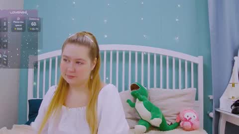 Snapshot of blush_ellie chatting on March 2, 2025, 11:18 am Ellie3 online show from March 2, 2025, 11:18 am