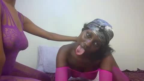 Belle online show from October 22, 2025, 7:24 pm