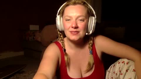 Snapshot of blushing_bonnie chatting on June 20, 2026, 7:44 am blushing_bonnie online show from June 20, 2026, 7:44 am