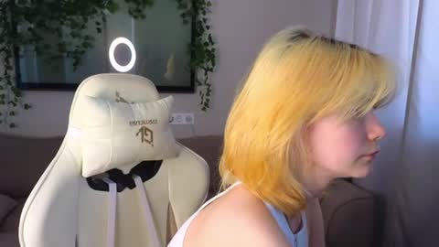 Snapshot of blvckmilk chatting on June 20, 2026, 3:09 am Alice and David online show from June 20, 2026, 3:09 am