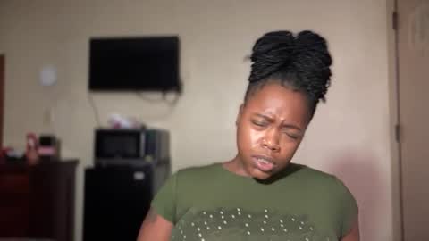 Snapshot of bnwo_goddess chatting on September 18, 2025, 5:37 pm online show from September 18, 2025, 5:37 pm