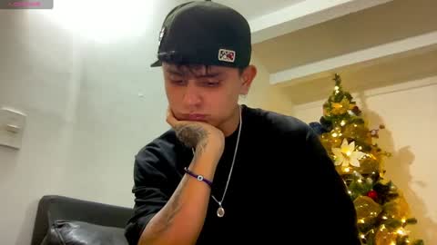 Snapshot of bob_pettersonn chatting on December 21, 2024, 1:36 am Bob INDEPENDENT MODEL online show from December 21, 2024, 1:36 am