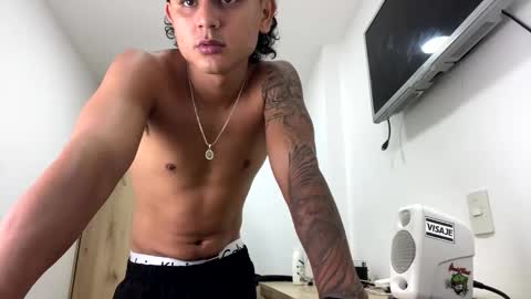 Snapshot of bob_pettersonn chatting on September 10, 2025, 2:11 am Bob INDEPENDENT MODEL online show from September 10, 2025, 2:11 am