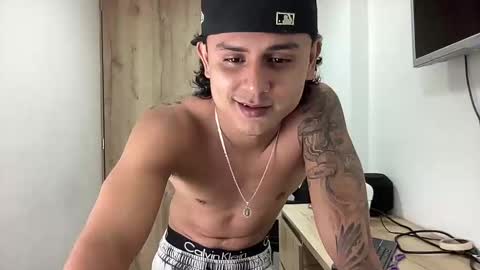 Snapshot of bob_pettersonn chatting on September 16, 2025, 2:12 am Bob INDEPENDENT MODEL online show from September 16, 2025, 2:12 am