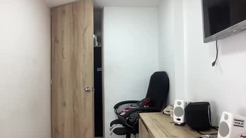 Snapshot of bob_pettersonn chatting on September 25, 2025, 3:21 am Bob INDEPENDENT MODEL online show from September 25, 2025, 3:21 am