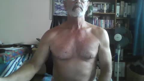 Snapshot of bobbgud chatting on September 12, 2025, 12:38 pm Bobbgud online show from September 12, 2025, 12:38 pm