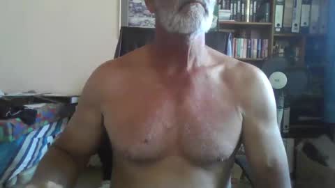 Snapshot of bobbgud chatting on October 21, 2025, 1:45 pm Bobbgud online show from October 21, 2025, 1:45 pm