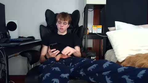 Snapshot of bobby72738 chatting on September 25, 2025, 2:48 am bobby72738 online show from September 25, 2025, 2:48 am