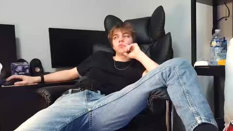 Snapshot of bobby72738 chatting on November 29, 2025, 4:59 am bobby72738 online show from November 29, 2025, 4:59 am