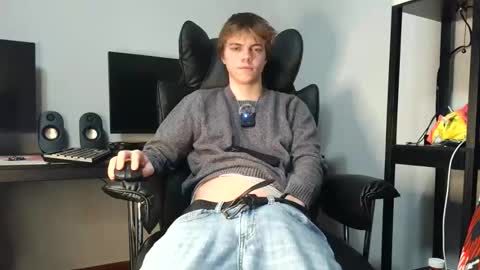 Snapshot of bobby72738 chatting on December 14, 2025, 5:02 am bobby72738 online show from December 14, 2025, 5:02 am