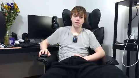 bobby72738 online show from February 16, 2026, 4:41 am