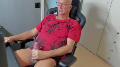 Snapshot of bobo_k chatting on February 16, 2025, 12:54 pm bobo_k online show from February 16, 2025, 12:54 pm