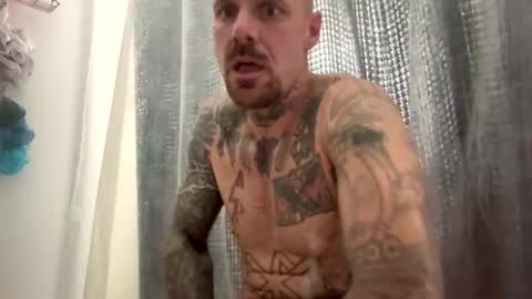 Snapshot of bodyart85_19 chatting on December 5, 2024, 1:36 am Bodyart85 19 online show from December 5, 2024, 1:36 am