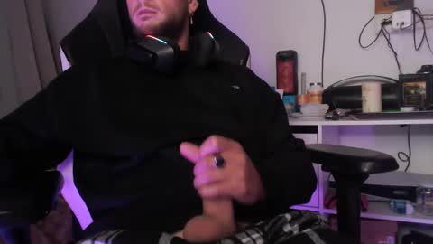 Snapshot of bodyking69 chatting on January 18, 2025, 6:32 pm bodyking69 online show from January 18, 2025, 6:32 pm